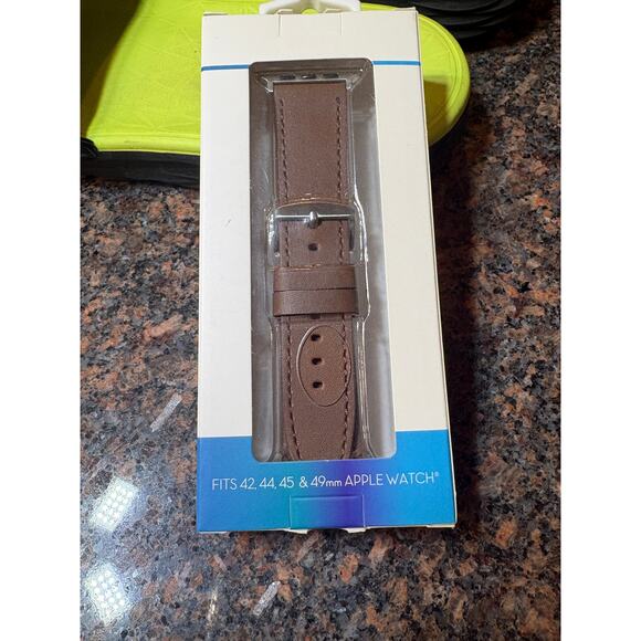 Brown Leather Watch Band for Apple Watch 42/44/45/49mm NIB - Picture 4 of 7